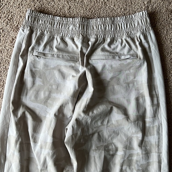 Athleta Brooklyn Textured Jogger Camo Abalone Grey Cream - Picture 6 of 10